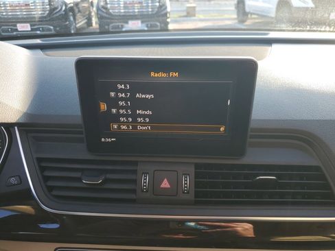 Used 2020 Audi Q5 2.0T Premium w/ Convenience Package image 38