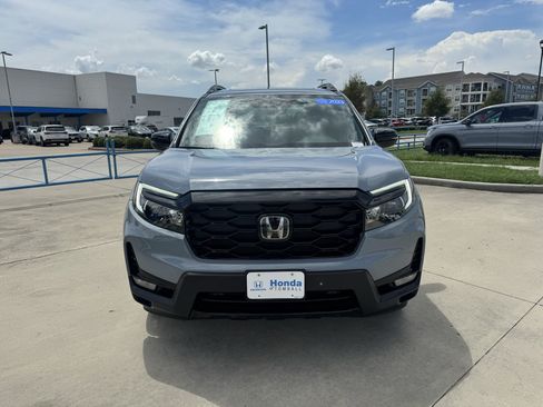 Certified 2023 Honda Passport Elite image 3