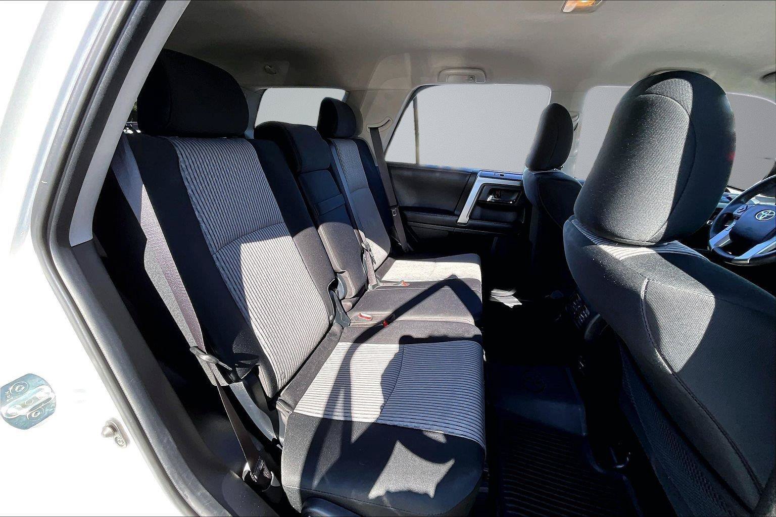 Used 2018 Toyota 4Runner SR5 AWD/4WD image 26