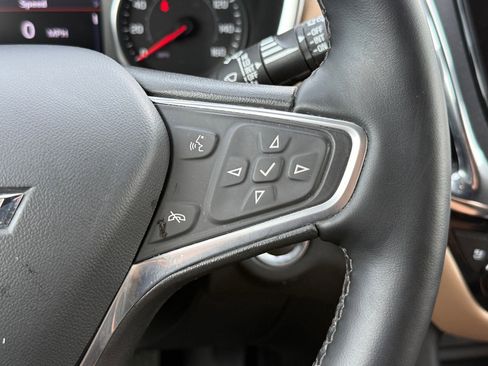 Used 2023 Chevrolet Equinox Premier AWD/4WD image 16