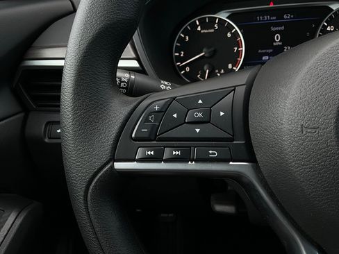 Used 2025 Nissan Altima 2.5 SV image 32