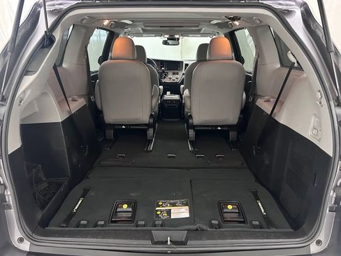 Used 2019 Toyota Sienna Limited Premium AWD/4WD image 10