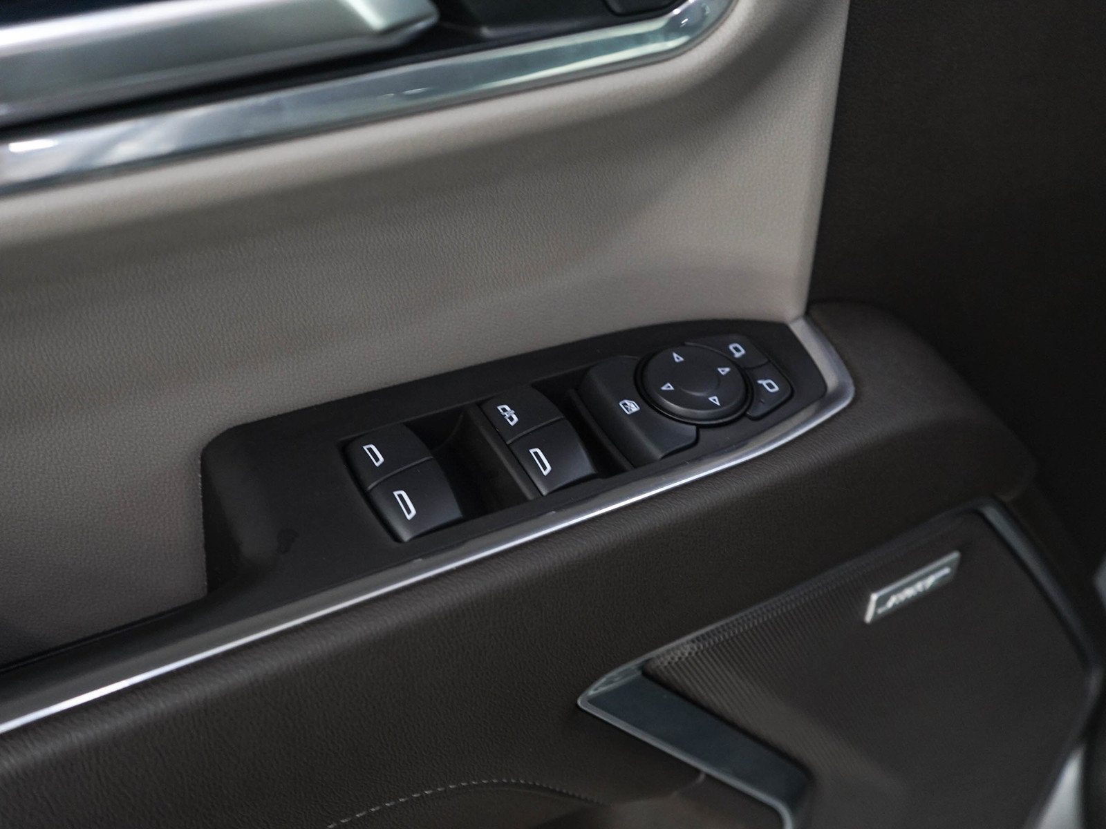 Used 2025 Chevrolet Silverado 1500 LT Trail Boss w/ LT Trail Boss Premium Package AWD/4WD image 18