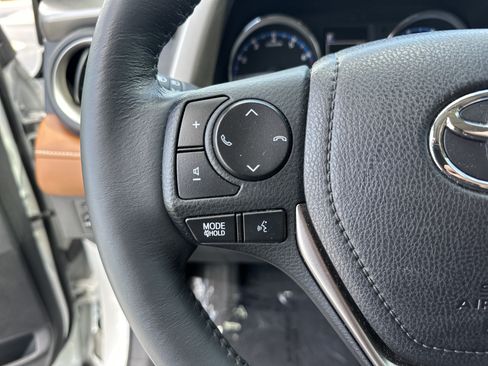 Used 2017 Toyota RAV4 Platinum FWD image 19
