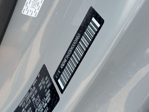 Certified 2024 Kia Carnival SX Prestige FWD image 30