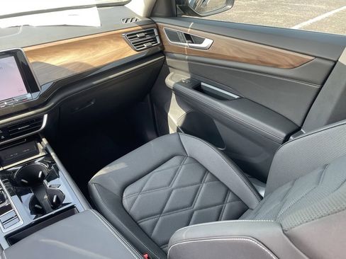 New 2026 Volkswagen Atlas SE image 27