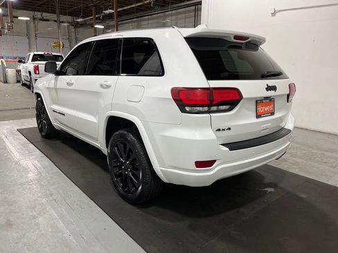 Used 2019 Jeep Grand Cherokee Altitude image 5
