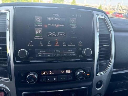 Used 2020 Nissan Titan SV w/ SV Convenience Package RWD image 9