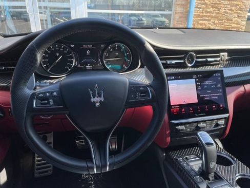 Used 2021 Maserati Quattroporte Trofeo image 27