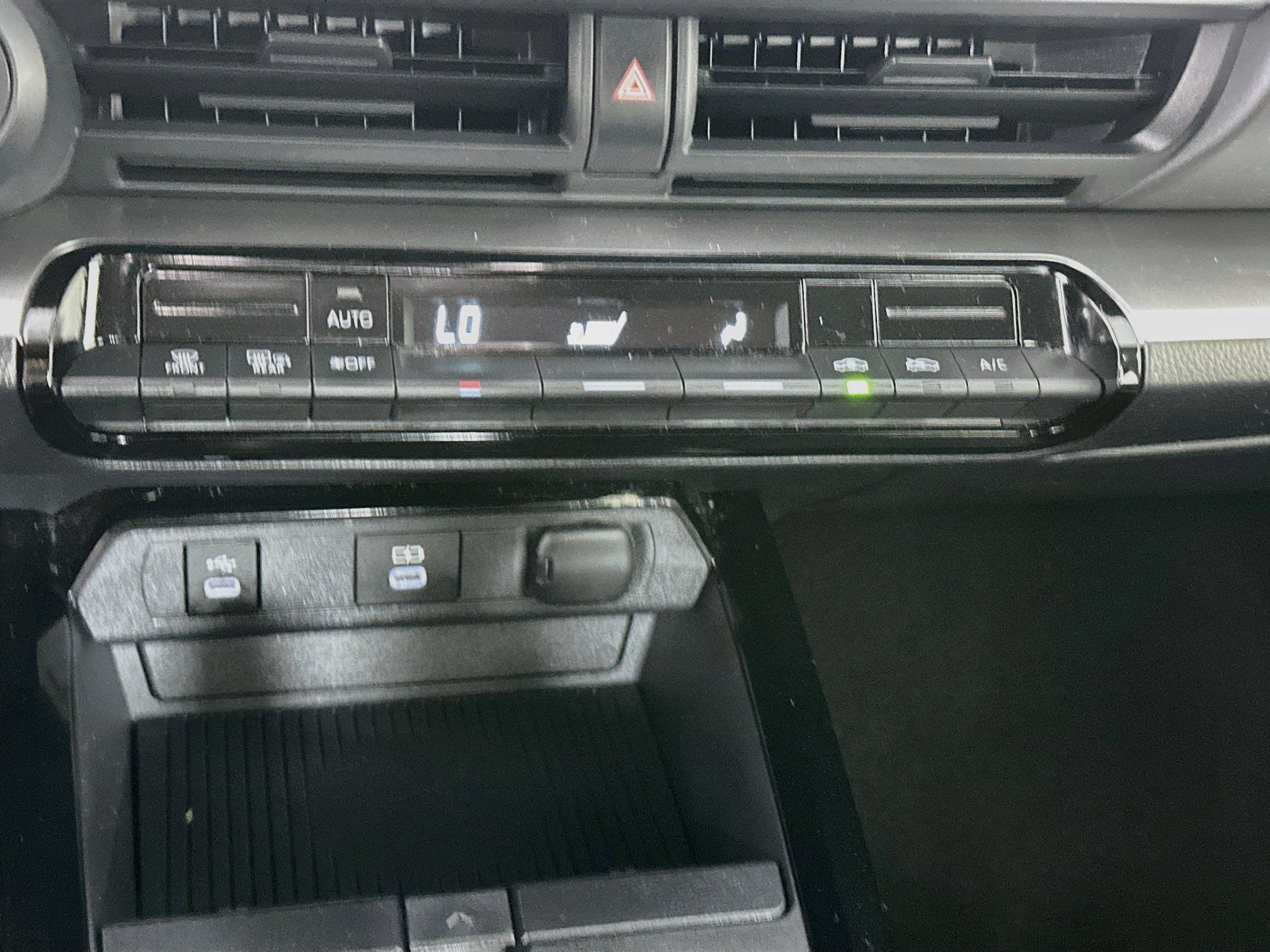 Used 2025 Toyota Prius LE FWD image 22
