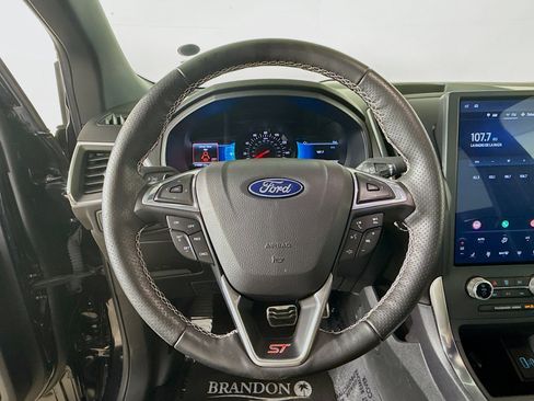 Used 2023 Ford Edge ST image 11