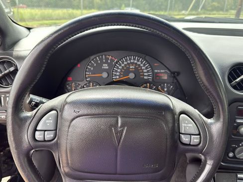 Used 2000 Pontiac Firebird Formula w/ Security Pkg RWD image 7