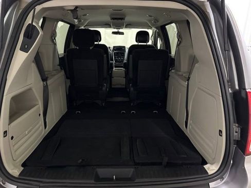 Used 2014 Dodge Grand Caravan SXT w/ Rear Park Assist Package FWD image 12