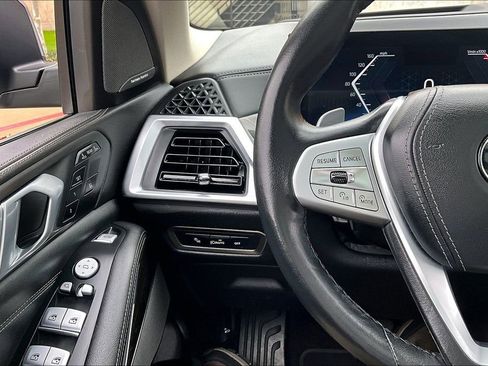 Used 2024 BMW X7 xDrive40i image 26