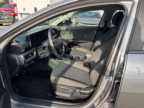 Used 2025 Kia K4 FWD image 27