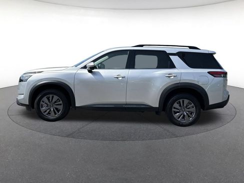 Used 2025 Nissan Pathfinder SV AWD/4WD image 2