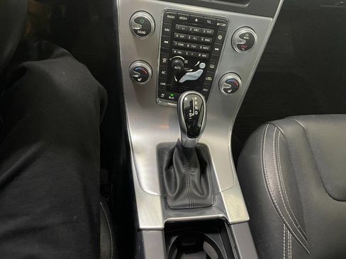 Used 2017 Volvo S60 T5 Dynamic w/ Vision Package image 36