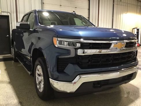 Used 2024 Chevrolet Silverado 1500 LT AWD/4WD image 5