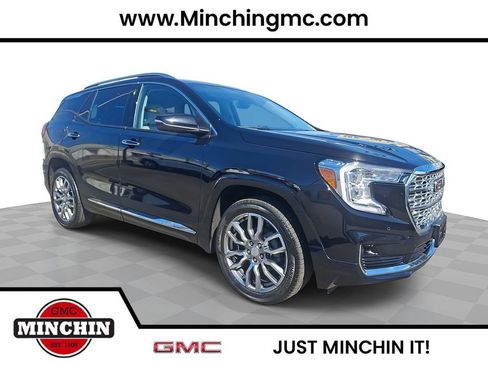 Used 2022 GMC Terrain Denali image 1