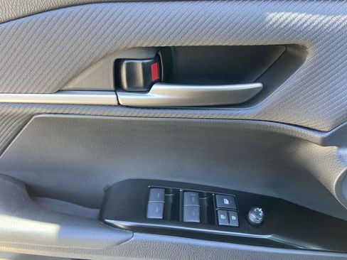 Used 2025 Toyota Camry SE image 13