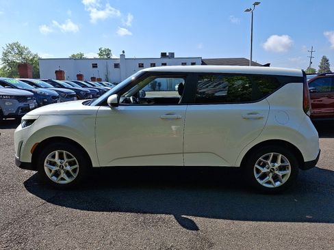 Certified 2023 Kia Soul LX w/ LX Technology Package image 4