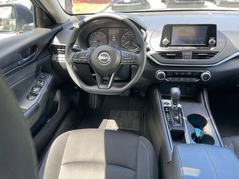 Certified 2024 Nissan Altima 2.5 S FWD image 9