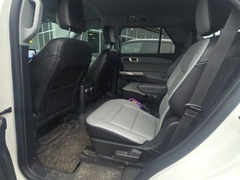 Used 2021 Ford Explorer XLT w/ Equipment Group 202A image 14