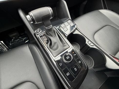Used 2023 Kia Sportage EX FWD image 28