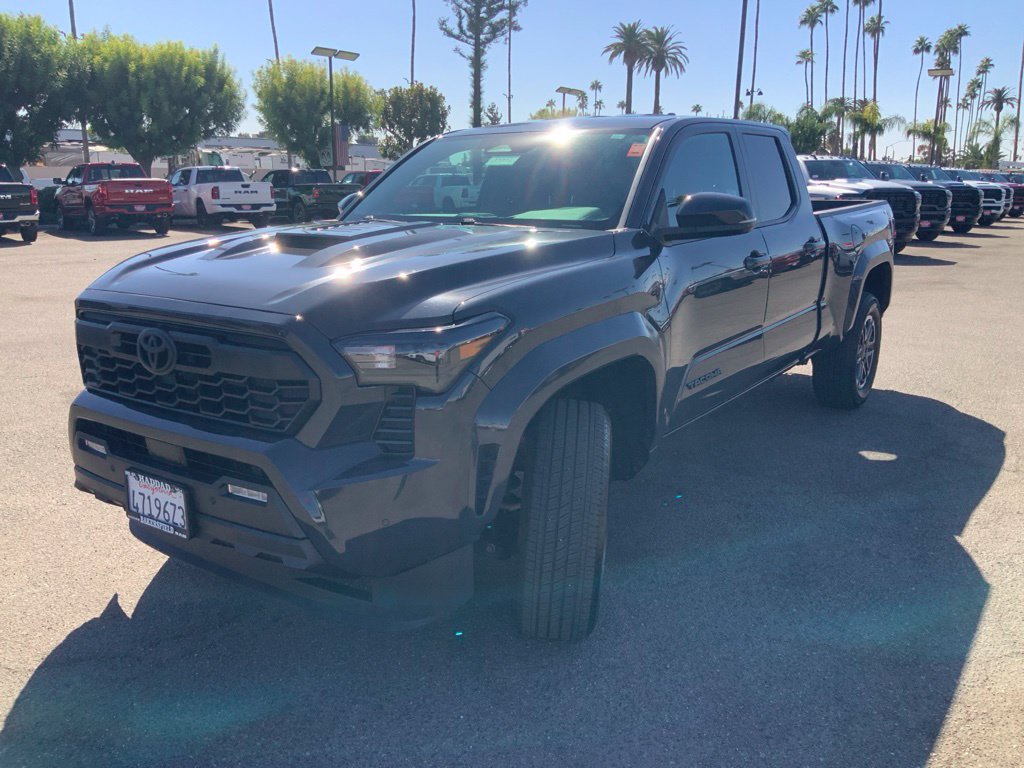 Used 2024 Toyota Tacoma TRD Sport w/ TRD Sport Upgrade Package AWD/4WD image 3