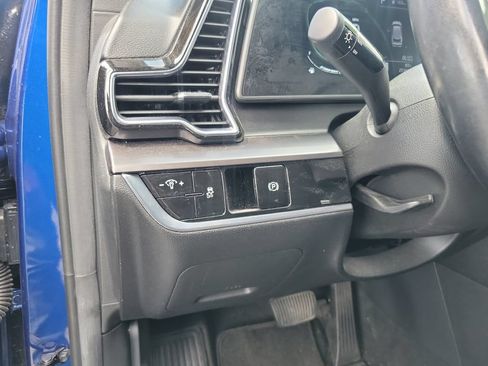 Certified 2023 Kia Sportage EX FWD image 19