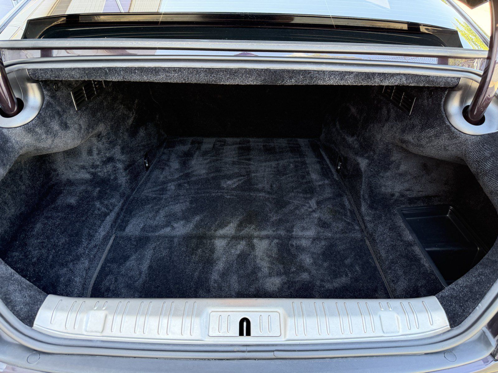 Used 2018 Rolls-Royce Wraith RWD image 40