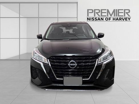 New 2025 Nissan Kicks Play S image 8