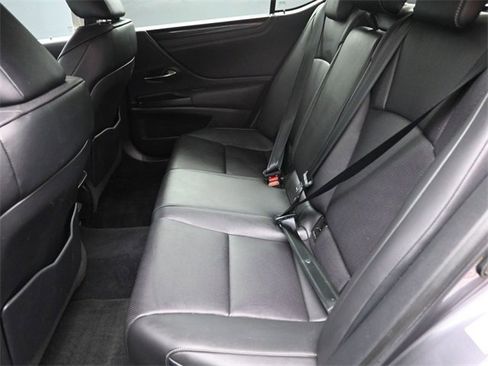 Used 2019 Lexus ES 350 Ultra Luxury image 18