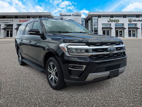 Used 2024 Ford Expedition Max Limited AWD/4WD image 2