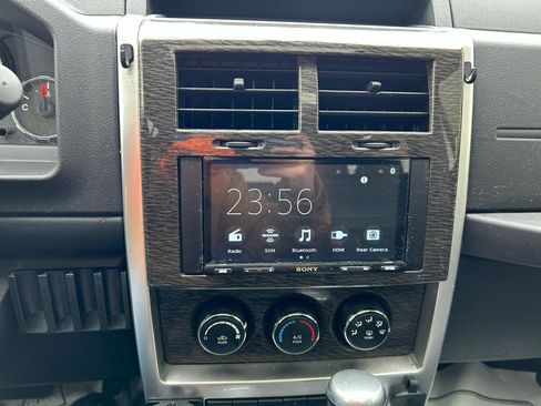 Used 2011 Jeep Liberty 70th Anniversary image 23