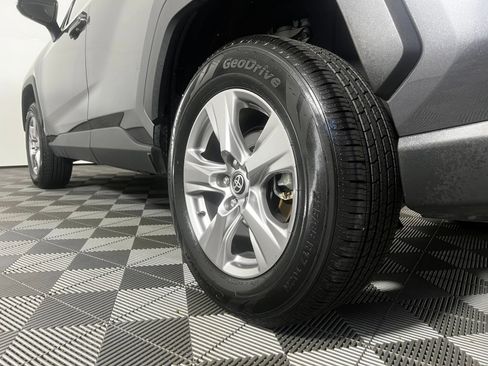 Used 2025 Toyota RAV4 XLE FWD image 22