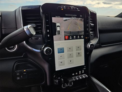 Used 2022 RAM 3500 Laramie w/ Night Edition image 29