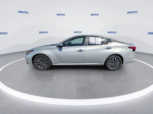 Used 2023 Nissan Altima 2.5 SV FWD image 4