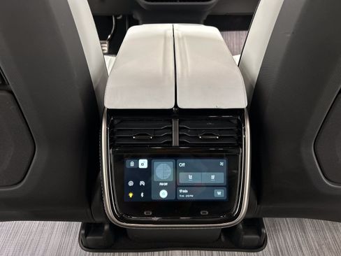 Used 2024 Rivian R1S Adventure AWD/4WD image 30