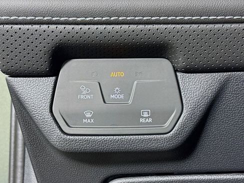 New 2026 Volkswagen Atlas Cross Sport SE image 10