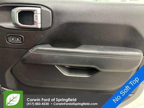 Used 2019 Jeep Wrangler Unlimited Sahara w/ Uconnect 4C Nav & Sound Group image 17