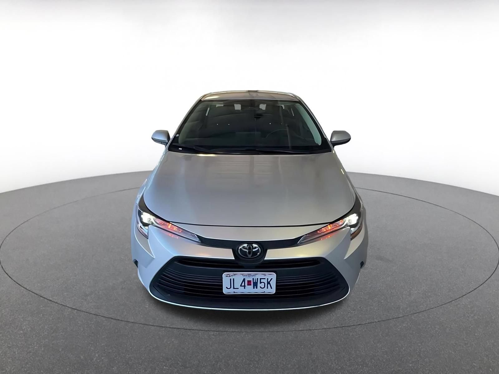 Used 2025 Toyota Corolla LE FWD image 4