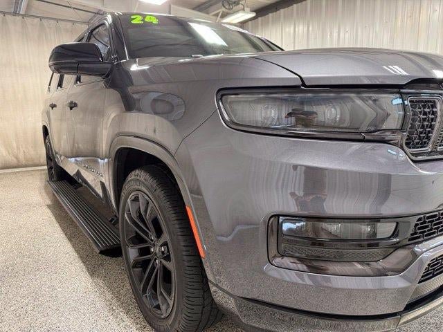 Used 2024 Jeep Grand Wagoneer L Series II w/ Quick Order Packagew 28T AWD/4WD image 36