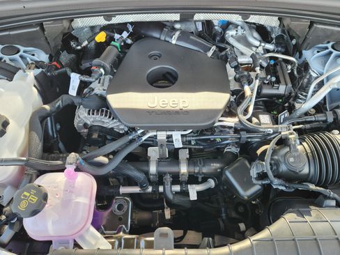 New 2026 Jeep Grand Cherokee Altitude image 21