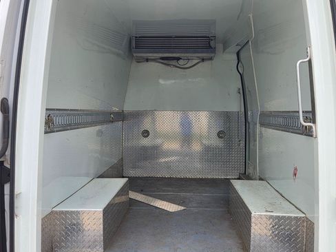 Used 2019 Freightliner Sprinter 144 RWD image 18