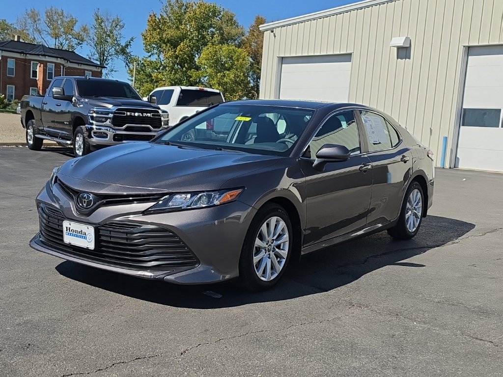 Used 2019 Toyota Camry LE FWD image 3