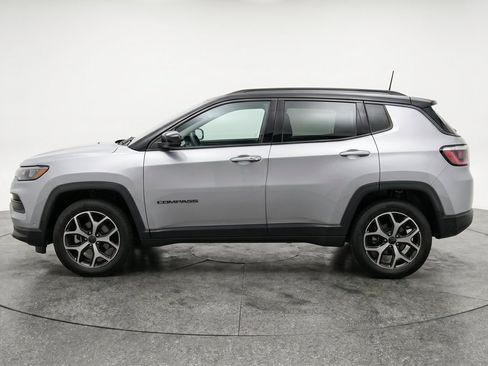 Used 2025 Jeep Compass Limited AWD/4WD image 5