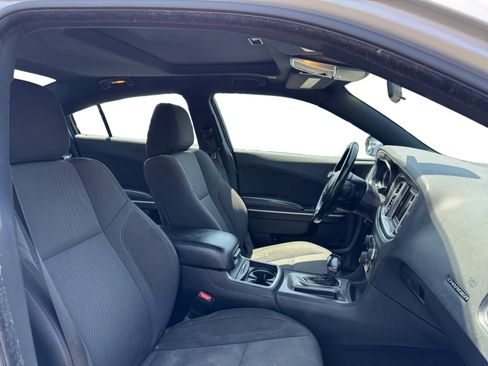 Used 2019 Dodge Charger SXT RWD image 14