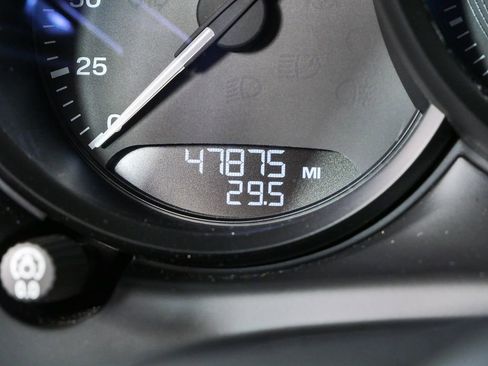Used 2023 Porsche Macan AWD/4WD image 11