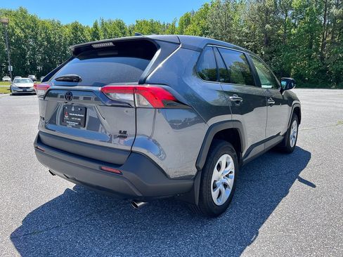 Used 2022 Toyota RAV4 LE AWD/4WD image 8